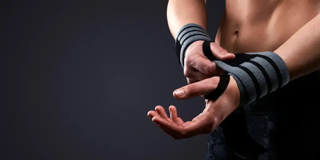 Opaski na nadgarstki: Czy naprawdę ich potrzebujesz? Przewodnik 2024