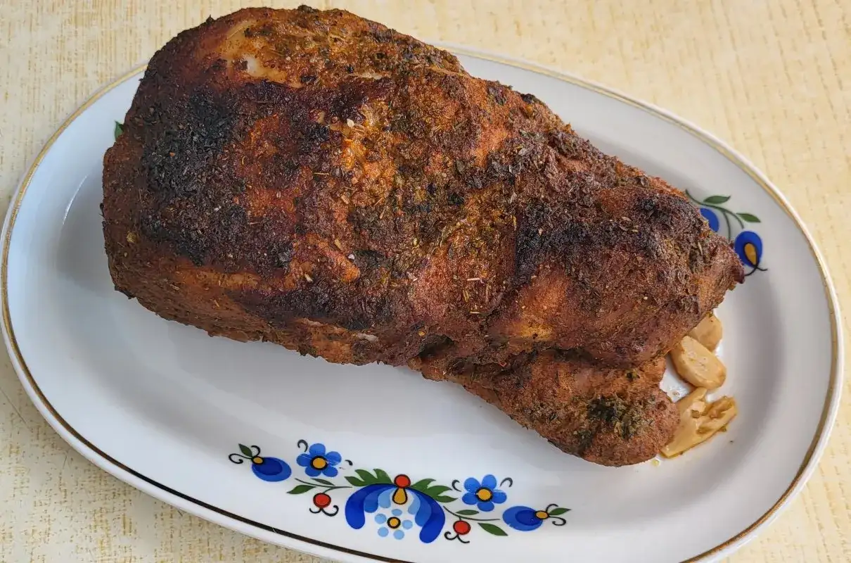 Jak zrobić soczystą łopatkę wieprzową? Przepisy i triki