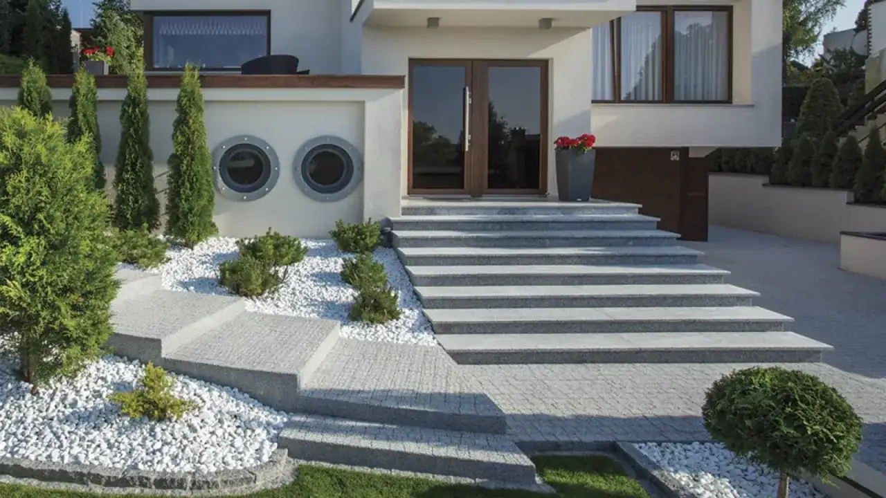 Czym obłożyć schody wejściowe, aby uniknąć niebezpieczeństw i kosztów?