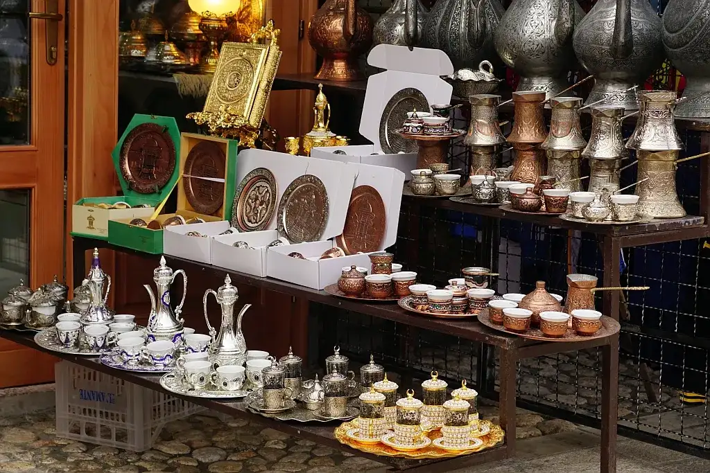 Bośnia i Hercegowina co warto kupić: unikalne pamiątki i smaki