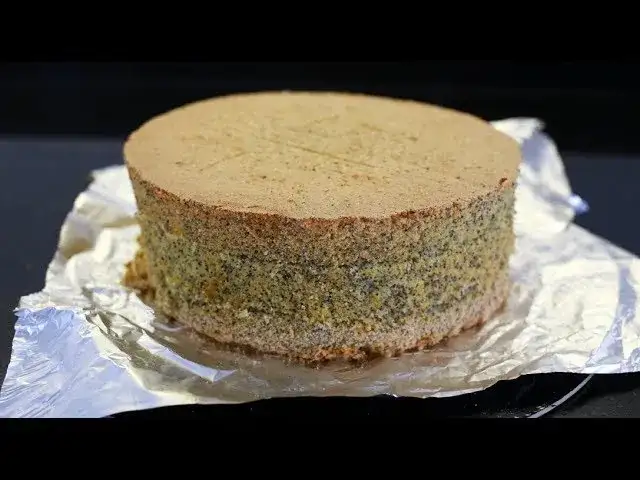 Najlepszy przepis na ciasto biszkoptowe z makiem: jak zrobić krok po kroku