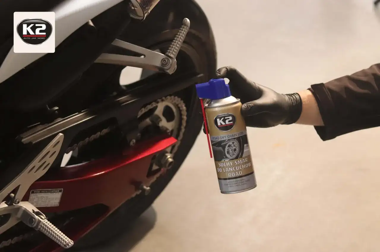 Smar do łańcucha motocyklowego: Suchy czy mokry? Wybierz mądrze!