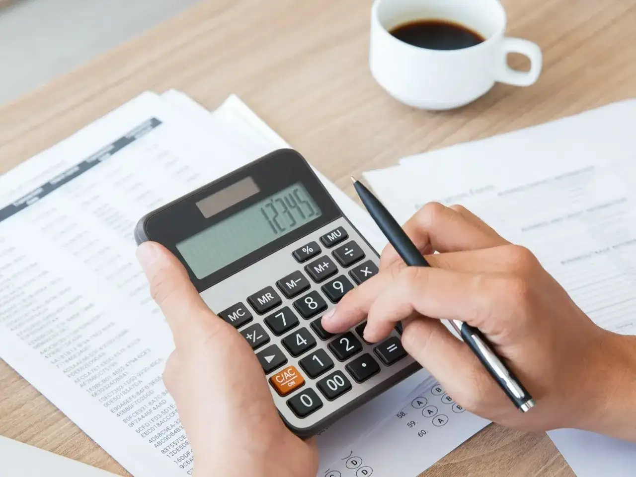 Co tańsze: darowizna czy testament? Poznaj ukryte koszty wyboru