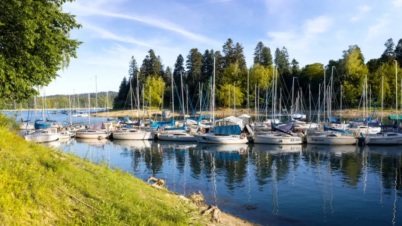 Solina: Gdzie zjeść smacznie i z widokiem? Odkryj lokalne perły!