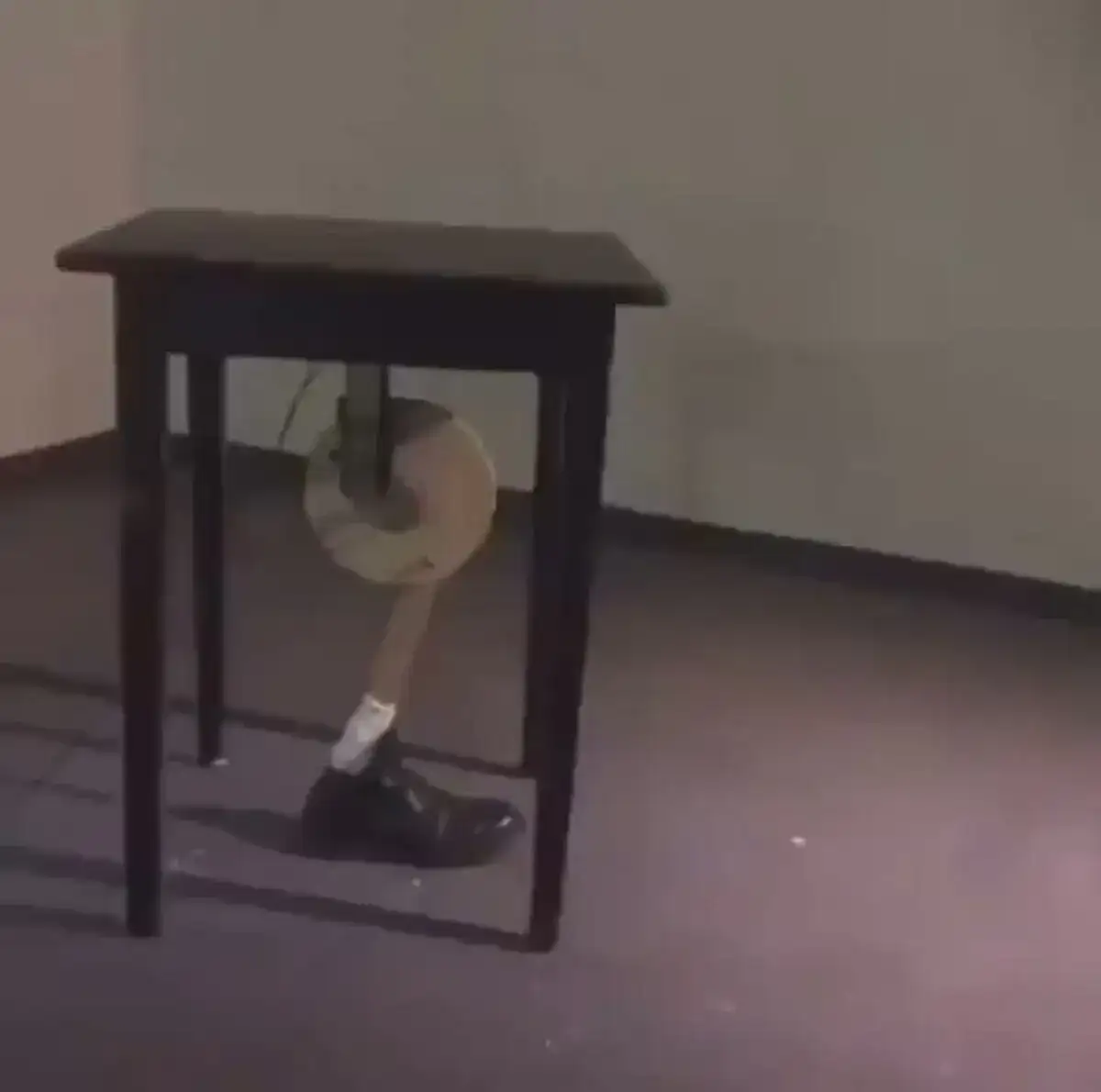 Jak wkurzyć sąsiada z góry? Zabawne sposoby na irytację!