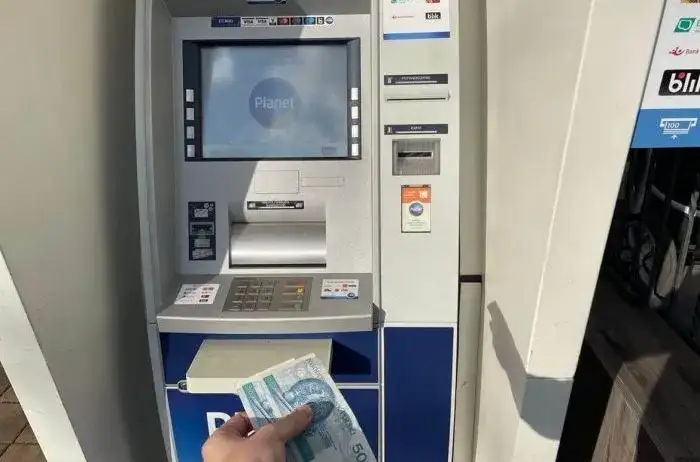 mBank: Jakie bankomaty są darmowe? Wypłacaj bez prowizji!