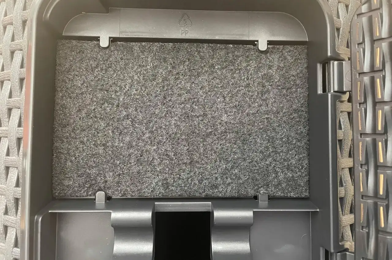 Jak stosować filtr węglowy do kuwety, aby uniknąć nieprzyjemnych zapachów