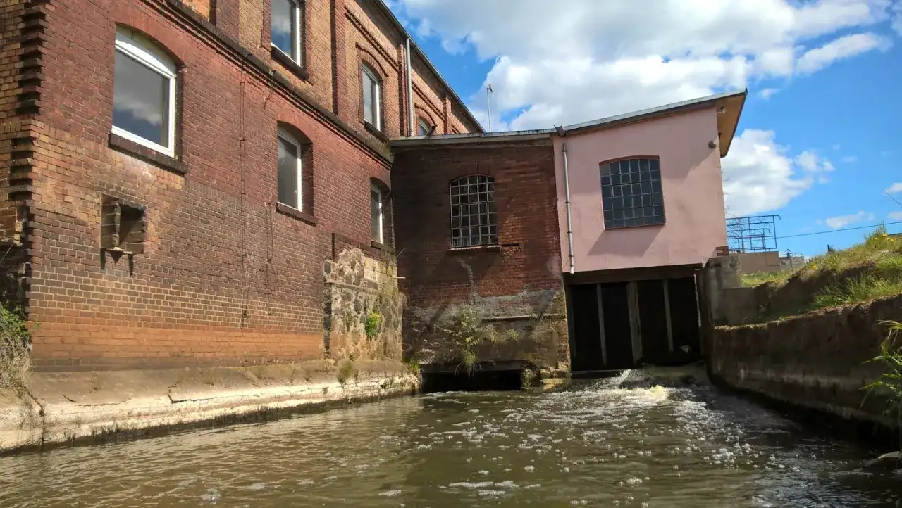 Małe elektrownie wodne: Stabilna inwestycja na lata? Przewodnik