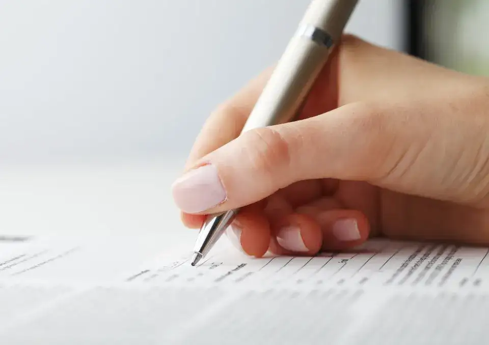 Jak wypełnić kwestionariusz osobowy dla osoby ubiegającej się o zatrudnienie bez błędów
