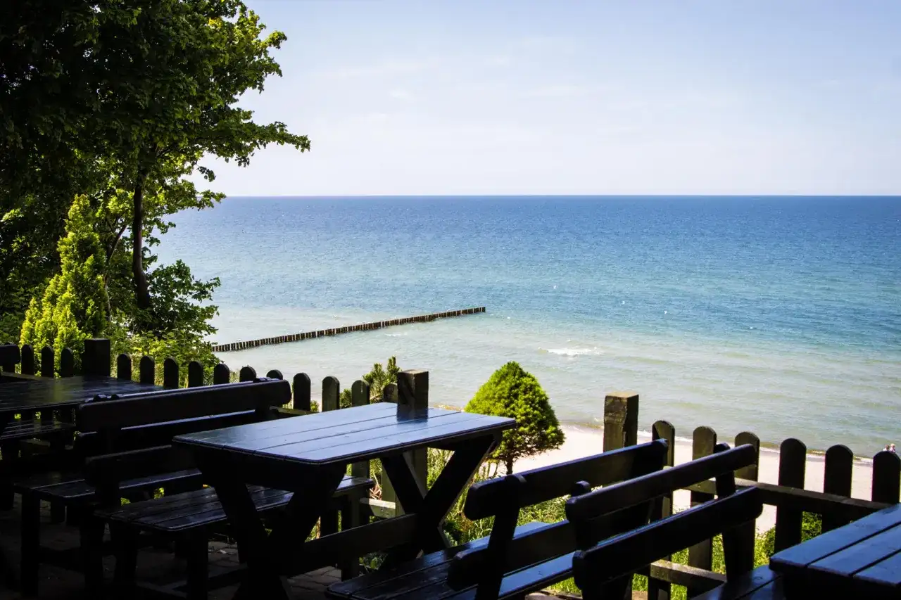 Rewal: Gdzie zjeść? Ryby, obiady domowe i kawiarnie z widokiem na morze