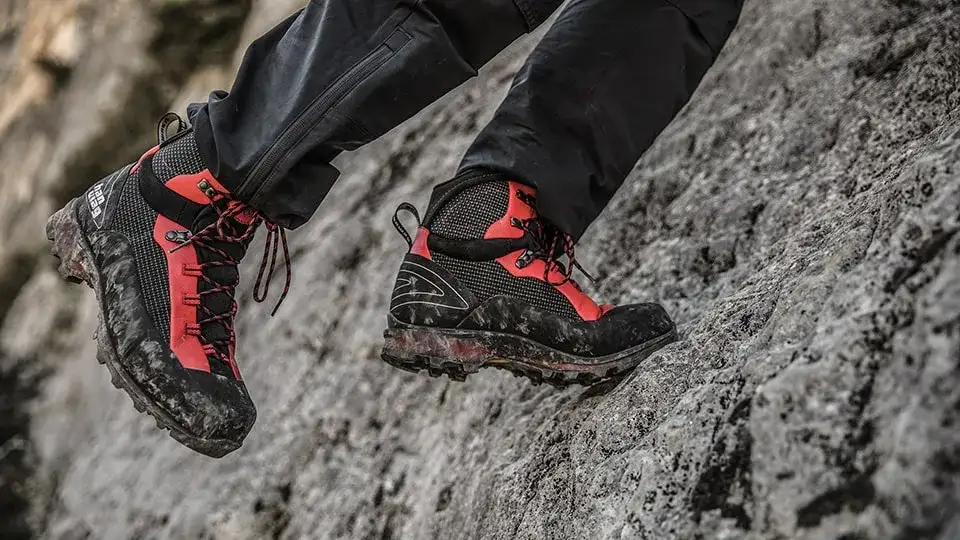 Jakie buty w góry? Wybierz idealne i uniknij błędów na szlaku!