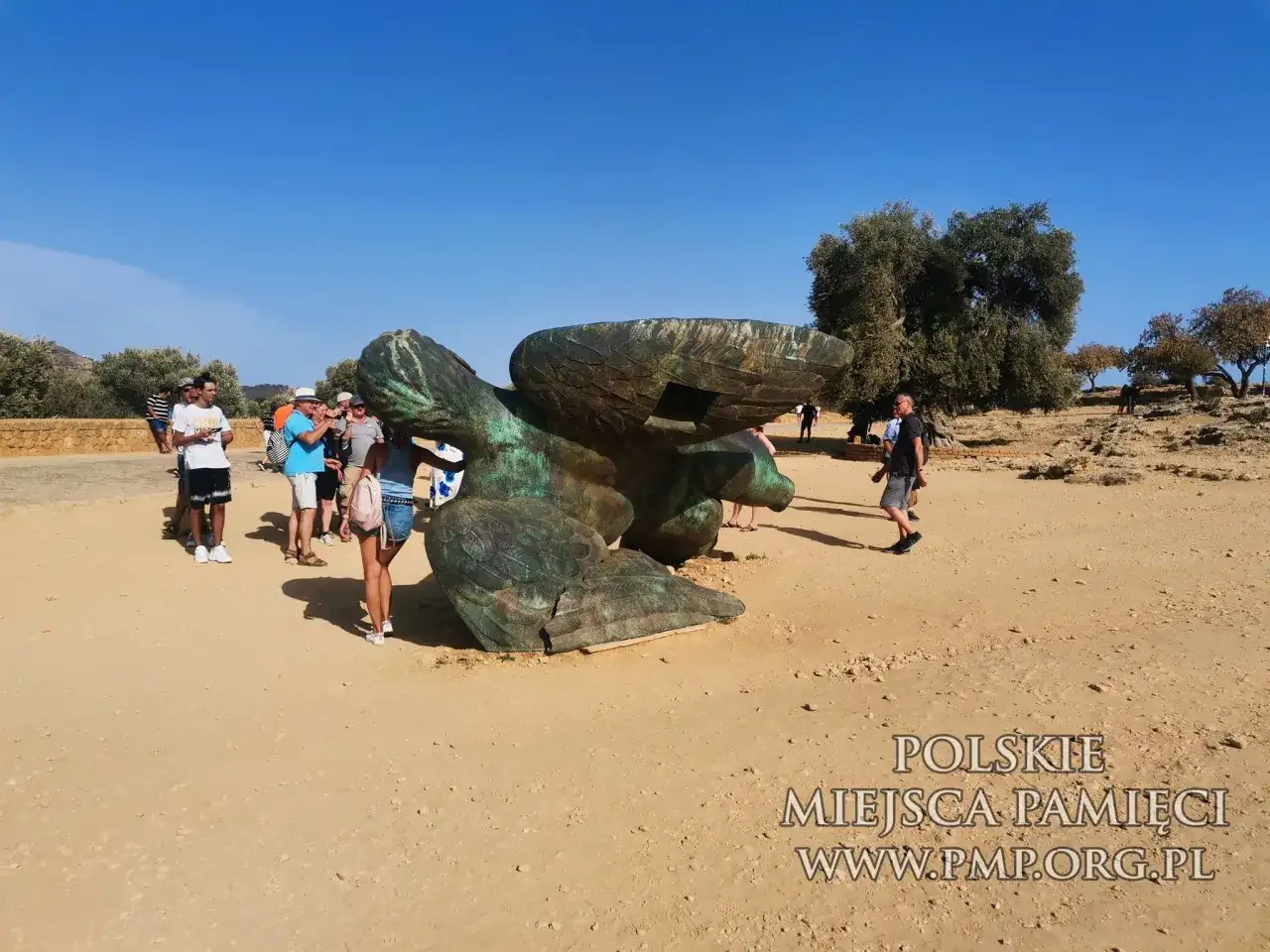 Ikar w Dolinie Świątyń: Mitoraj na Sycylii historia i znaczenie