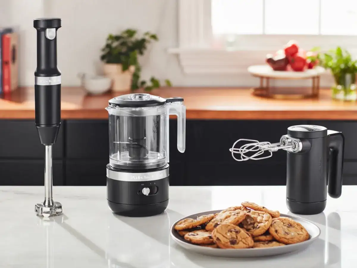 Blender ręczny do czego służy? Odkryj jego niezwykłe zastosowania w kuchni