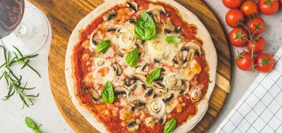 Szybka pizza bez drożdży - łatwy przepis na idealne ciasto