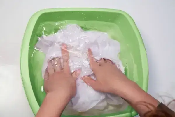 Jak używać wybielacza Wilton skutecznie i bezpiecznie dla tkanin