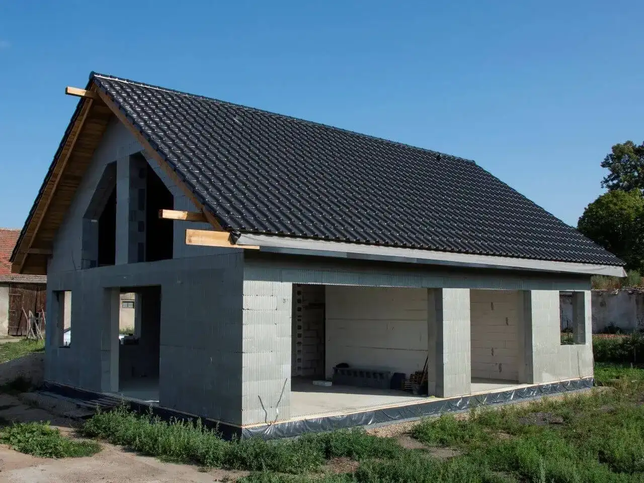 Stan surowy otwarty - Co to znaczy dla twojej budowy?