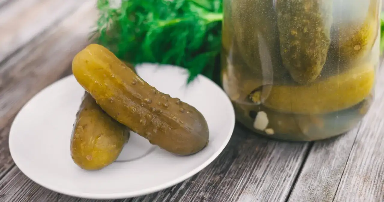 Dlaczego ogórki kiszone są gorzkie? 8 kroków do idealnych!