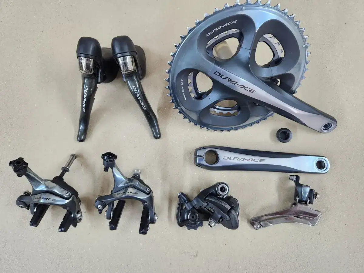 Dura Ace 9000 kontra 7900: Wybierz optymalną wydajność