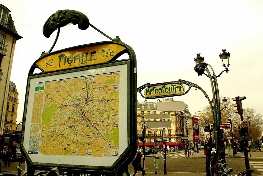 Ile linii metra jest w Paryżu? Odkryj sekrety komunikacji miejskiej