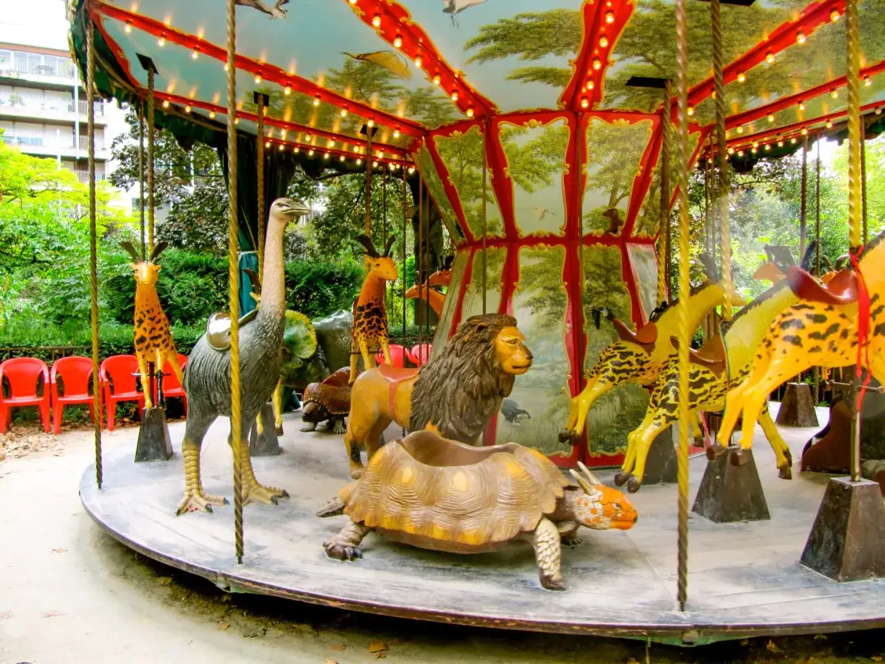 Visiter Paris: Top Attractions & Secrets pour Éviter les Files