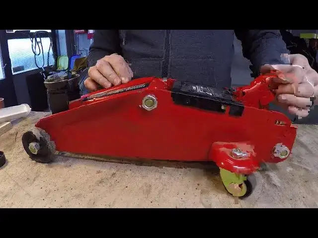 Jaki olej do lewarka hydraulicznego? Wybierz mądrze, uniknij problemów