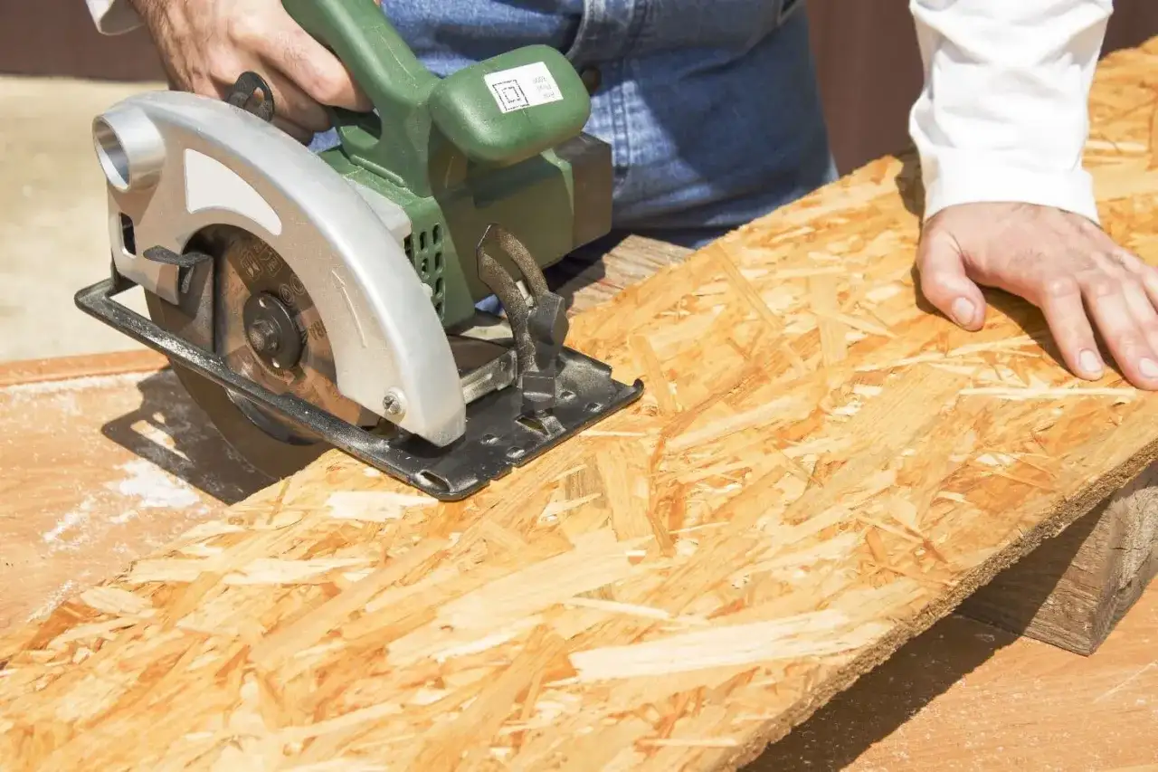 Ile waży płyta OSB 22 mm? Sprawdź, aby uniknąć błędów w transporcie i montażu