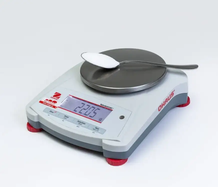 Ile łyżek to 80 gram soli? Prosty przelicznik dla kucharzy