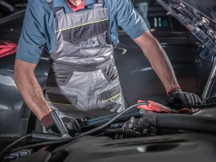 Jak się odpala samochód: Proste kroki, by uniknąć problemów z silnikiem