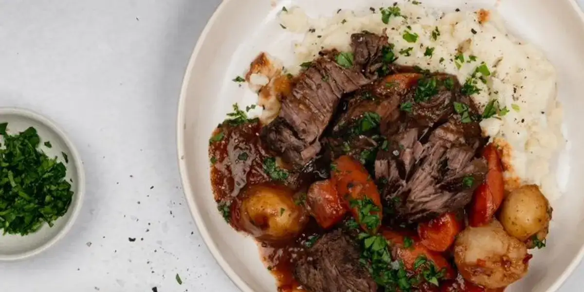 Jak uzyskać soczystą wołowinę pieczoną - sekrety idealnego pieczenia