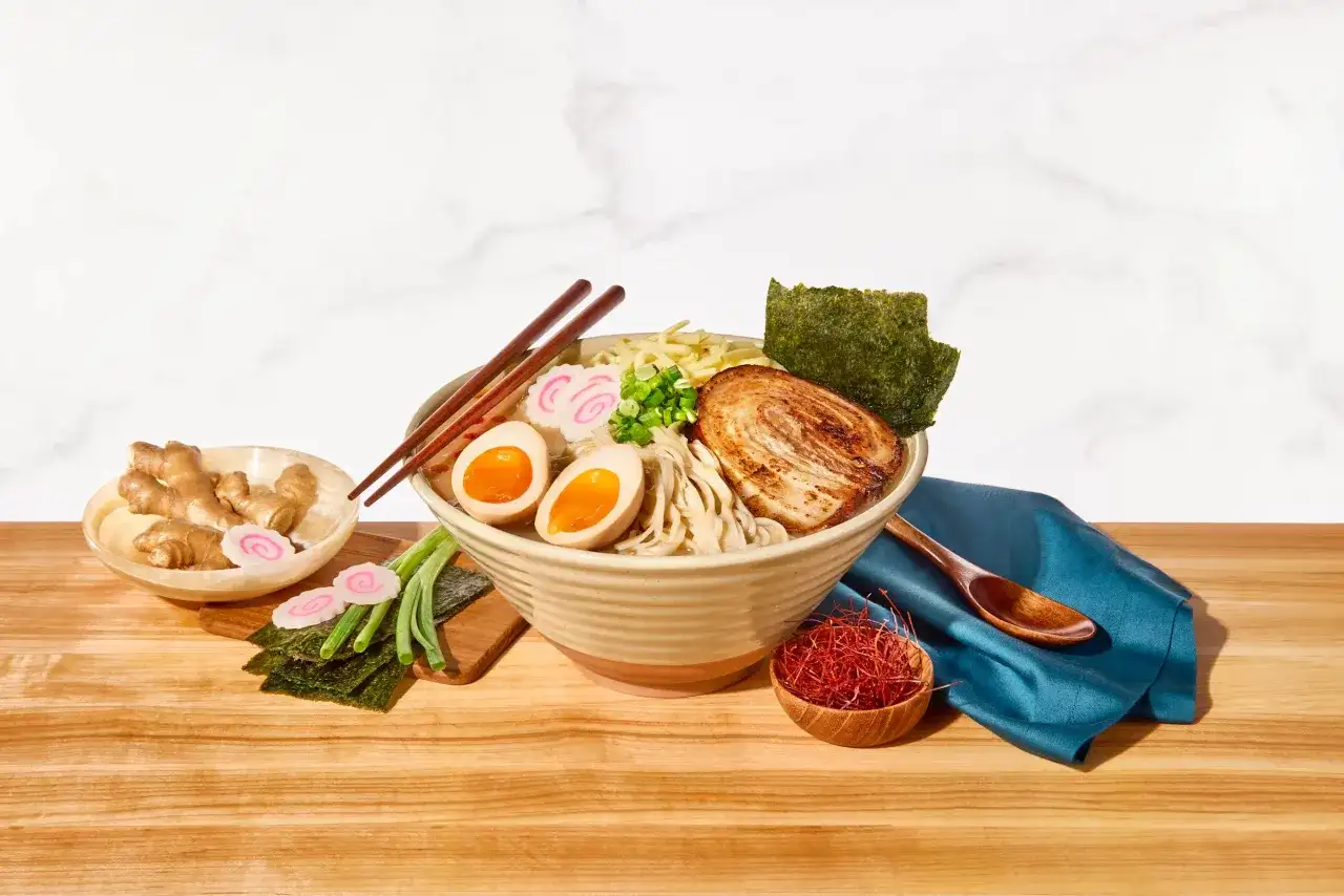 Jak smakuje ramen? Od umami po Tonkotsu Twój pierwszy kęs!