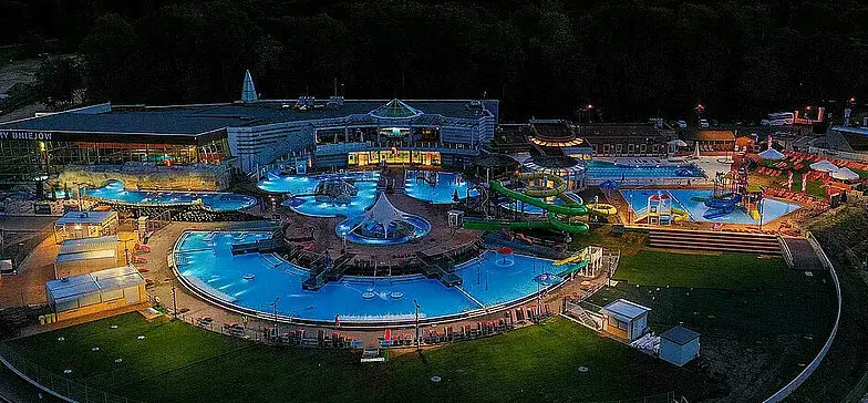 Atrakcje blisko Łodzi, które zaskoczą Cię na weekendowej wycieczce