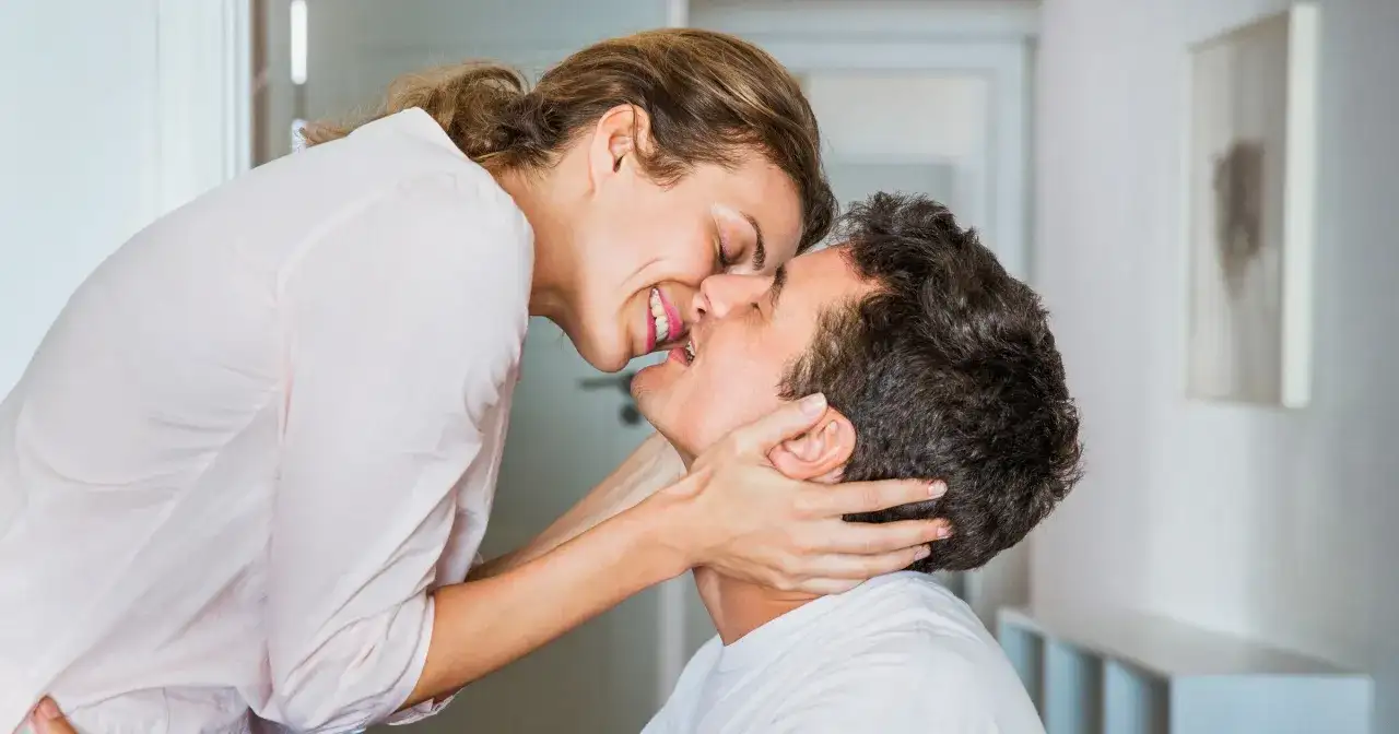 Ile po porodzie można zacząć współżyć? Kluczowe informacje, które musisz znać