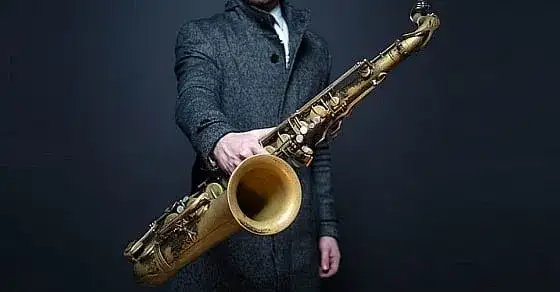 Czy saksofon jest drewniany? Odkryj prawdę o jego klasyfikacji