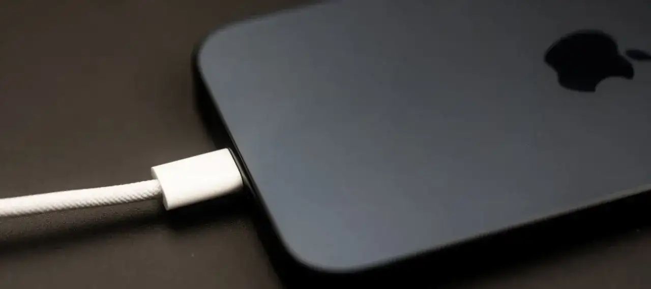 Czy iPhone 11 ma ładowarkę? Oto co musisz wiedzieć przed zakupem