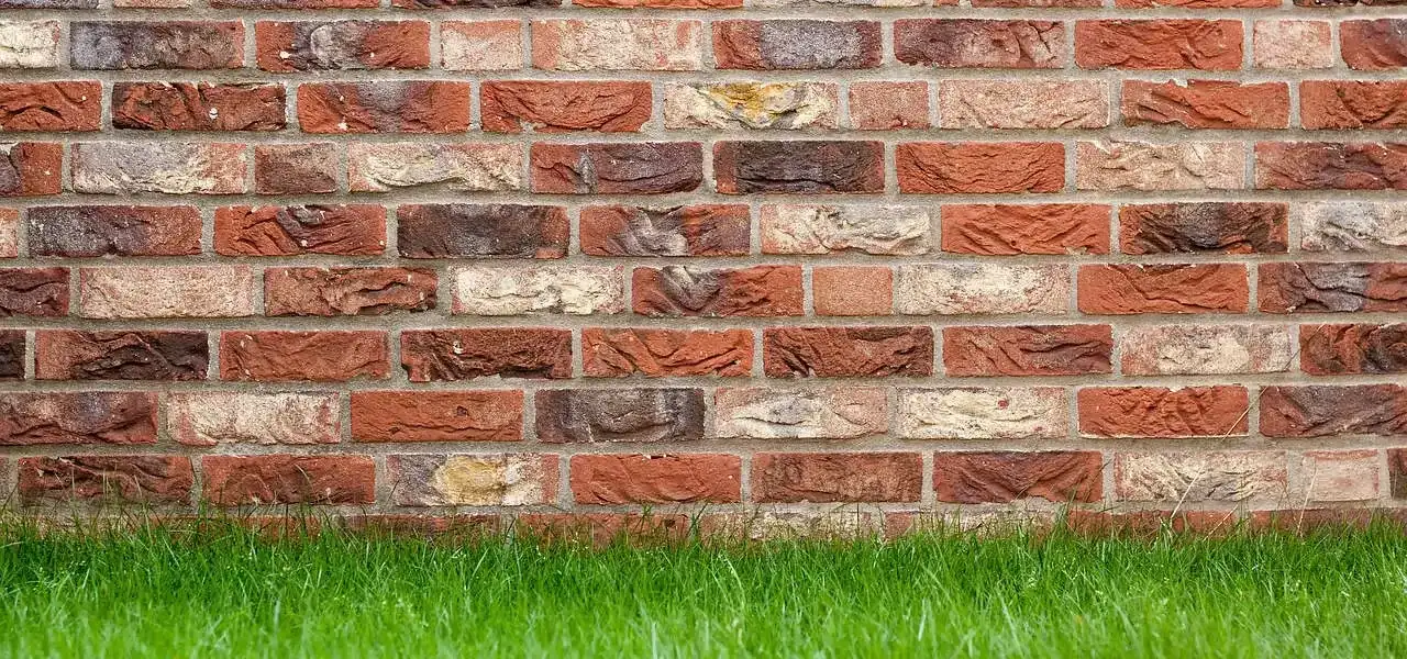 Ile waży paleta cegły pełnej? Poznaj zaskakujące dane i wagi