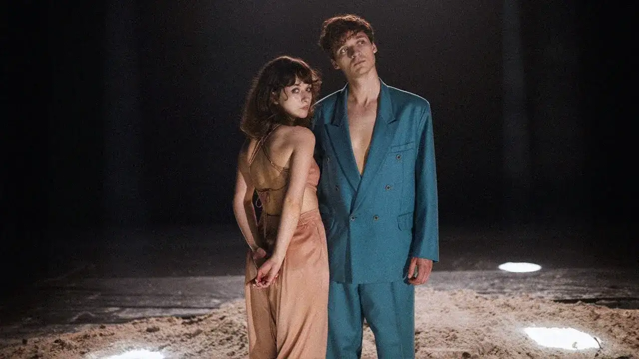 Zespół Kwiat Jabłoni: Jak utalentowane rodzeństwo podbija scenę?