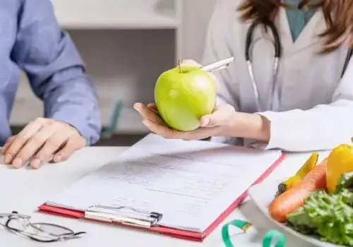 Co po studiach z dietetyki? Odkryj najlepsze ścieżki kariery