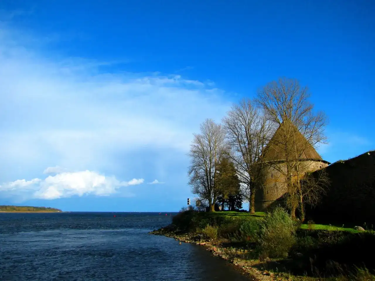 Jezioro Ładoga: Największe w Europie? Poznaj jego tajemnice!