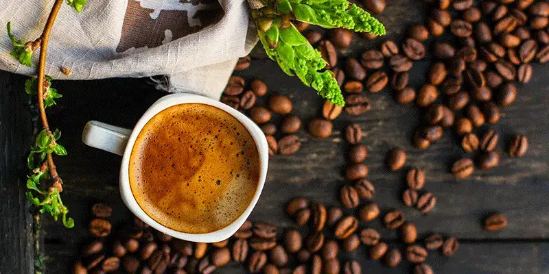 Kwasowość kawy – co to znaczy i jak wpływa na smak napoju