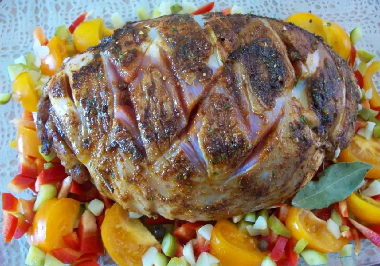 Jakie surówki do udźca z indyka? Odkryj najlepsze połączenia smakowe