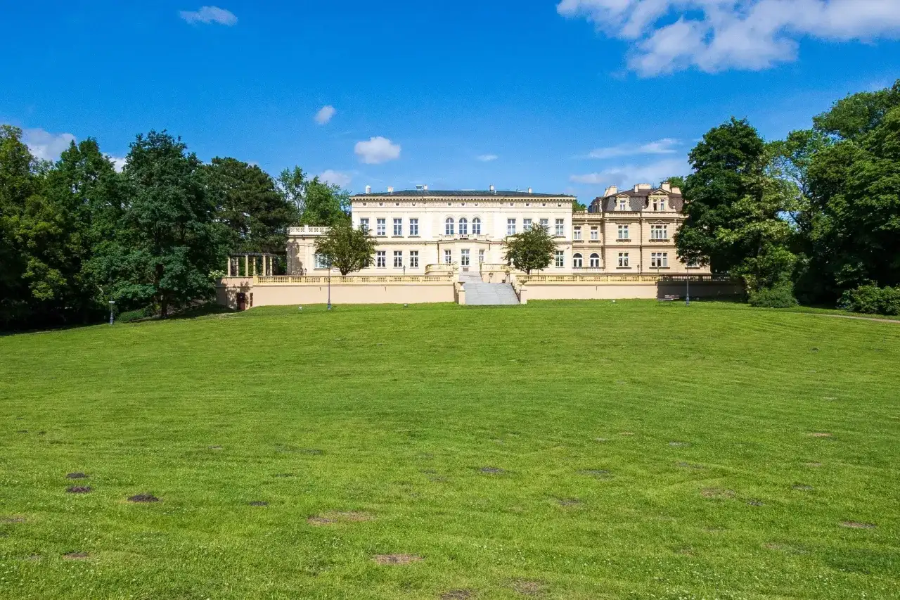 Ostromecko atrakcje: Odkryj ukryte skarby pałaców i parku