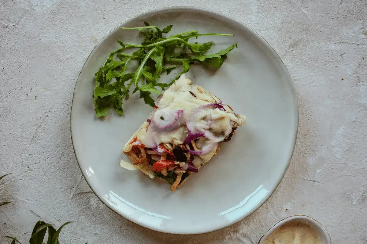 Fit tarta wytrawna: przepis na zdrowy i smaczny posiłek bez wyrzutów