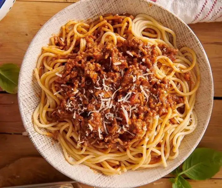 Jak zrobić spaghetti z mięsem mielonym i sosem: 7 sekretów