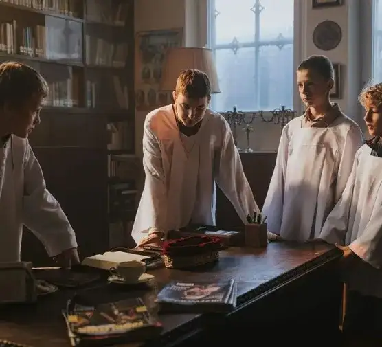 Kto jest reżyserem filmu Cicha noc - poznaj twórcę kultowego dramatu