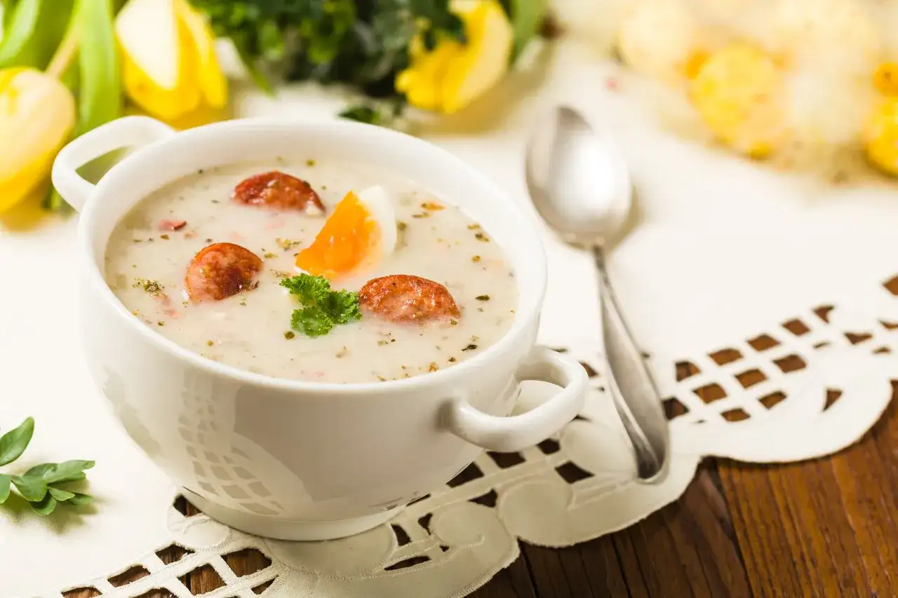 Jak zrobić wegetariański barszcz biały? Smak jak u babci!