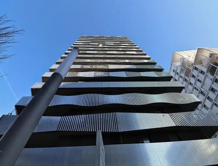 Czy kupno mieszkania od dewelopera trzeba zgłosić do urzędu skarbowego? Ważne informacje!