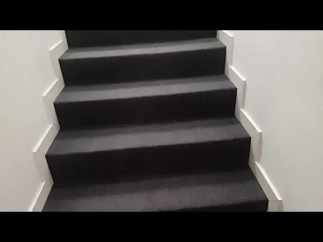 Jak zamocować chodnik na schodach, aby uniknąć niebezpieczeństw?