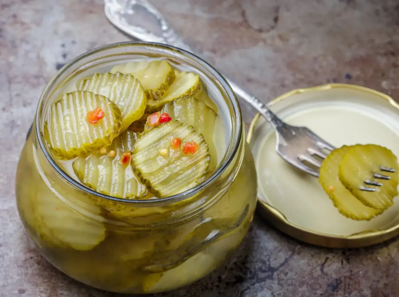 Sałatka szwedzka przepis jak zrobić - łatwy sposób na pyszny dodatek