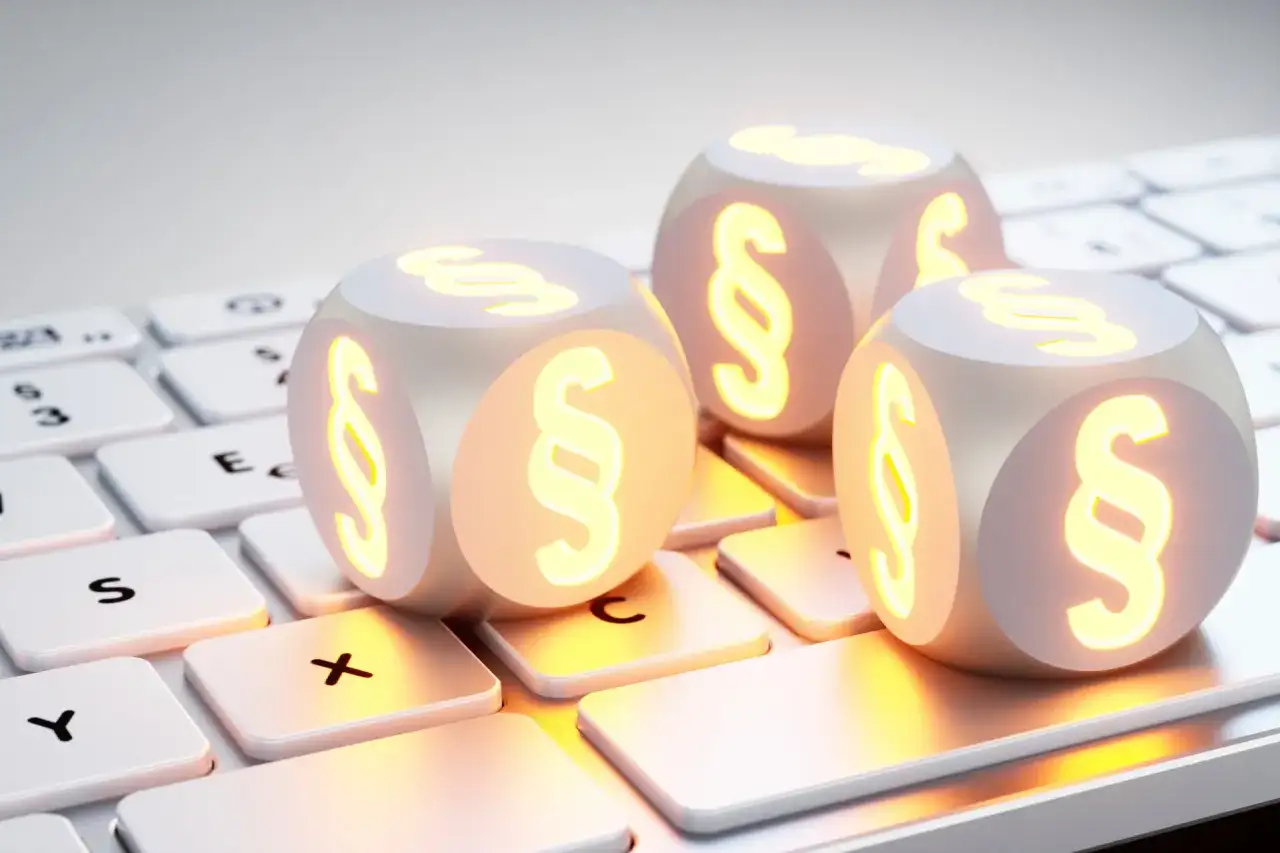 Jak wstawić znak paragrafu (§) na laptopie? Skróty i triki