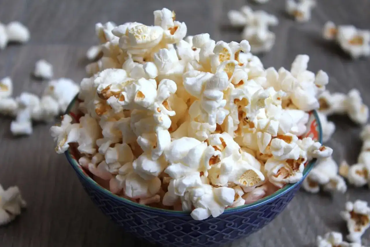 Czy popcorn jest dietetyczny? Sprawdź, jak go przygotować zdrowo